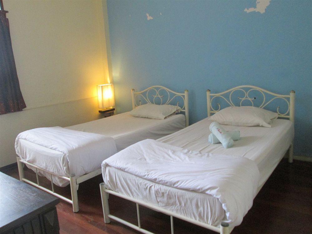 Smile House Guesthouse Chiang Mai Exteriör bild