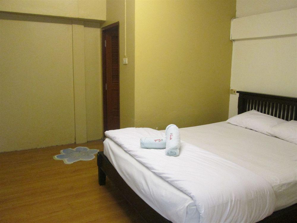 Smile House Guesthouse Chiang Mai Exteriör bild