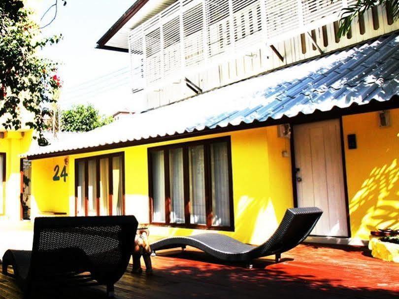 Smile House Guesthouse Chiang Mai Exteriör bild