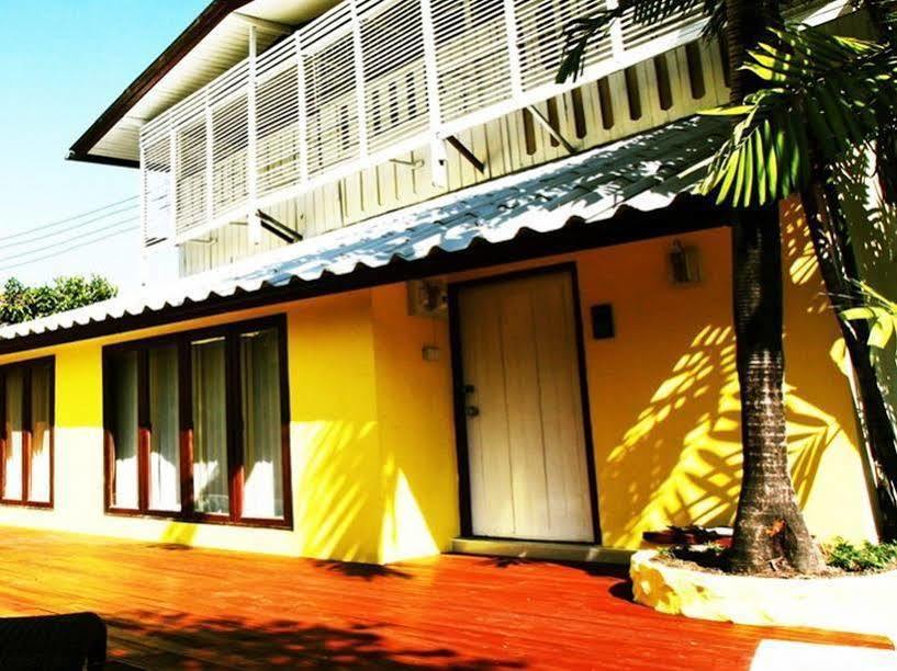 Smile House Guesthouse Chiang Mai Exteriör bild